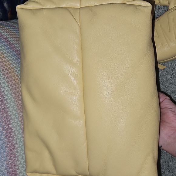 Steve Madden Yellow Handbag with Logo Strap - Picture 6 of 6